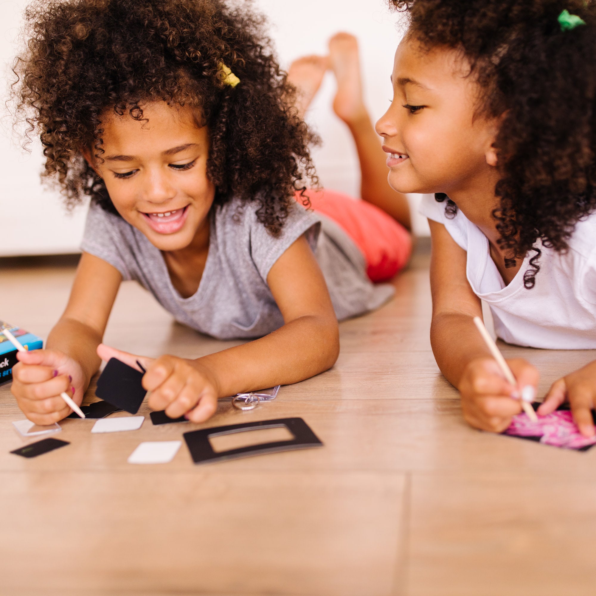 Scratch Art® Deluxe Party Pack - Image 5