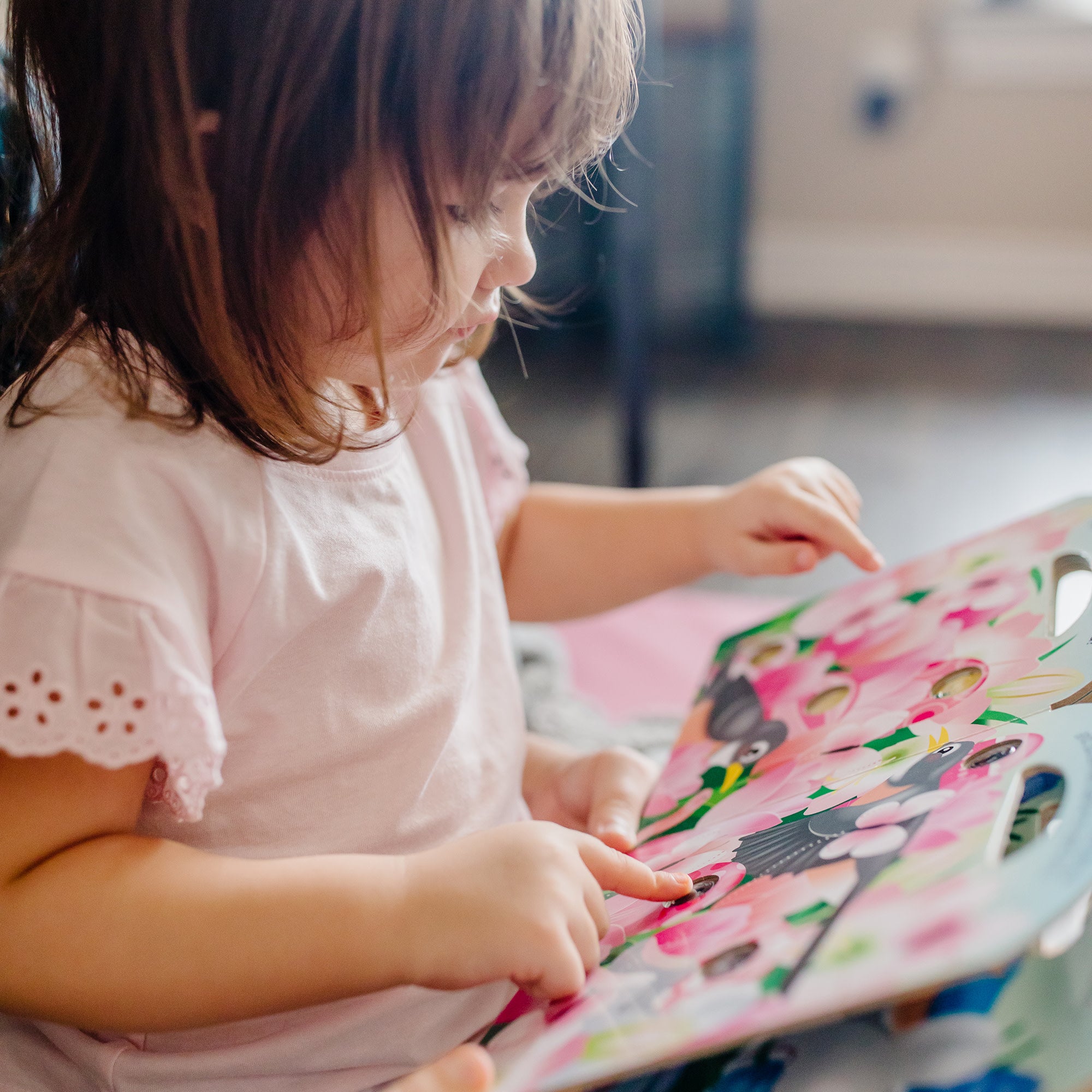 Poke-a-Dot: Easter Surprise Board Book - Image 5