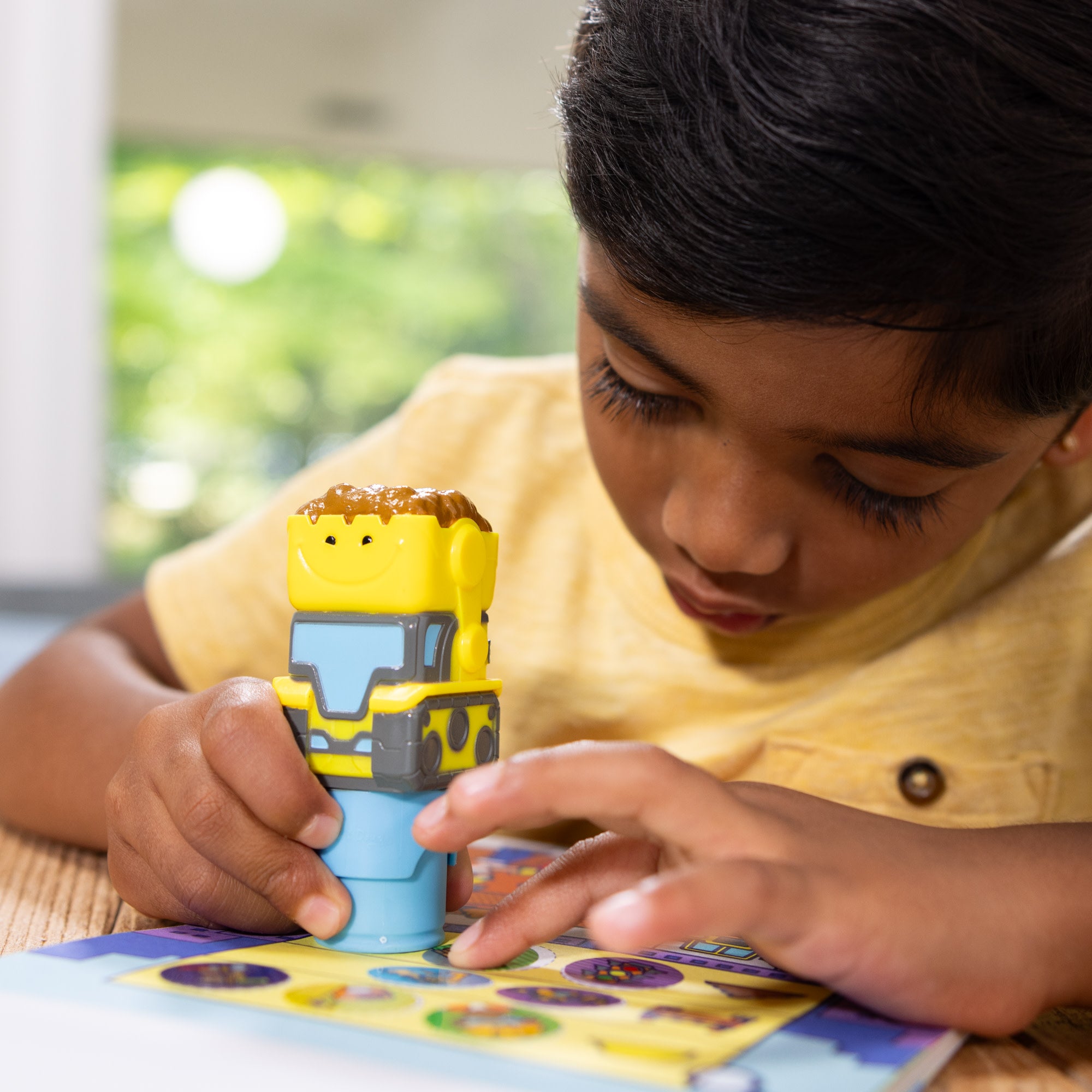 Sticker WOW!™ Bulldozer Bundle: Activity Pad & Sticker Stamper + Mini Activity Pad and 200 Refill Stickers - Image 6