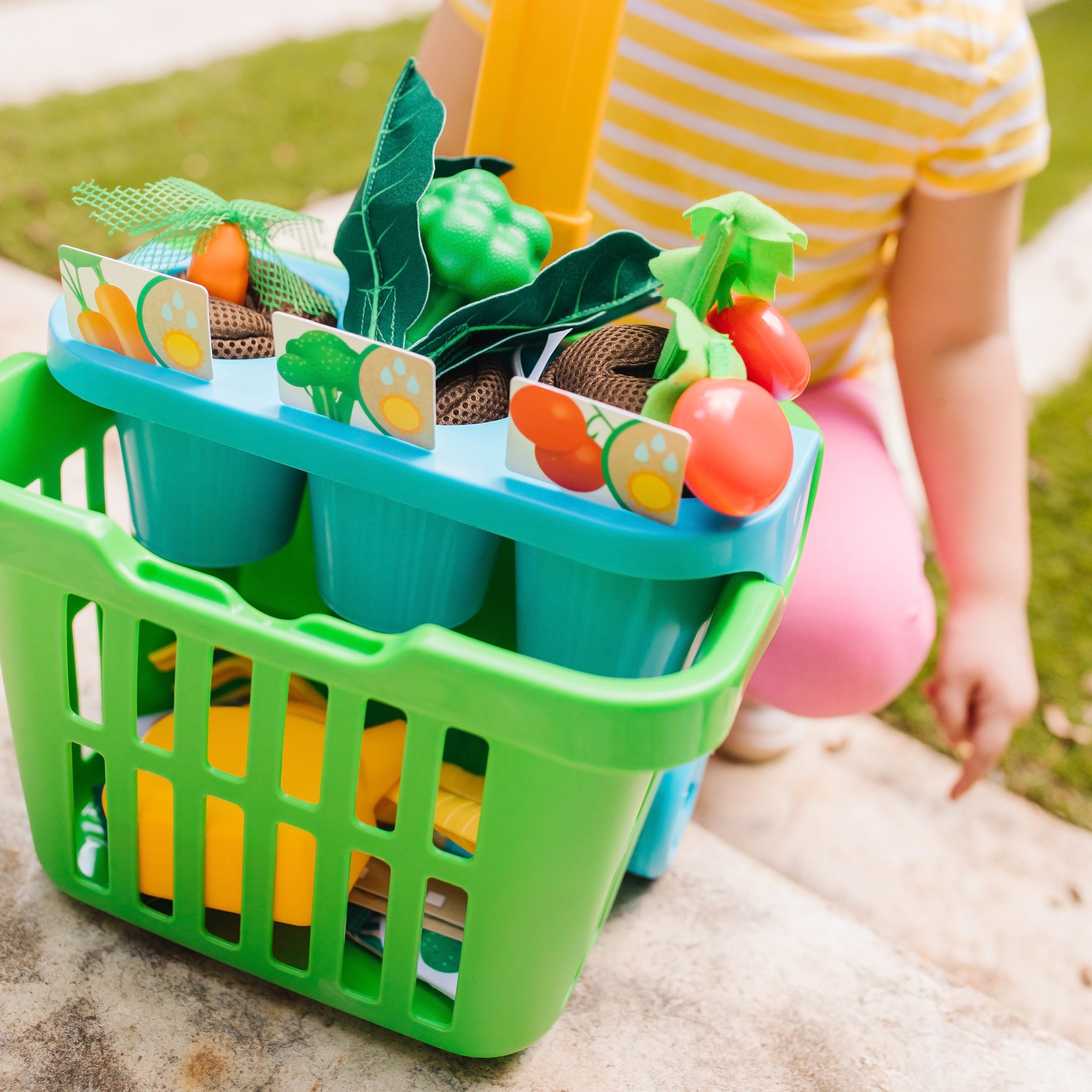 Let's Explore Vegetable Gardening Play Set - Image 8