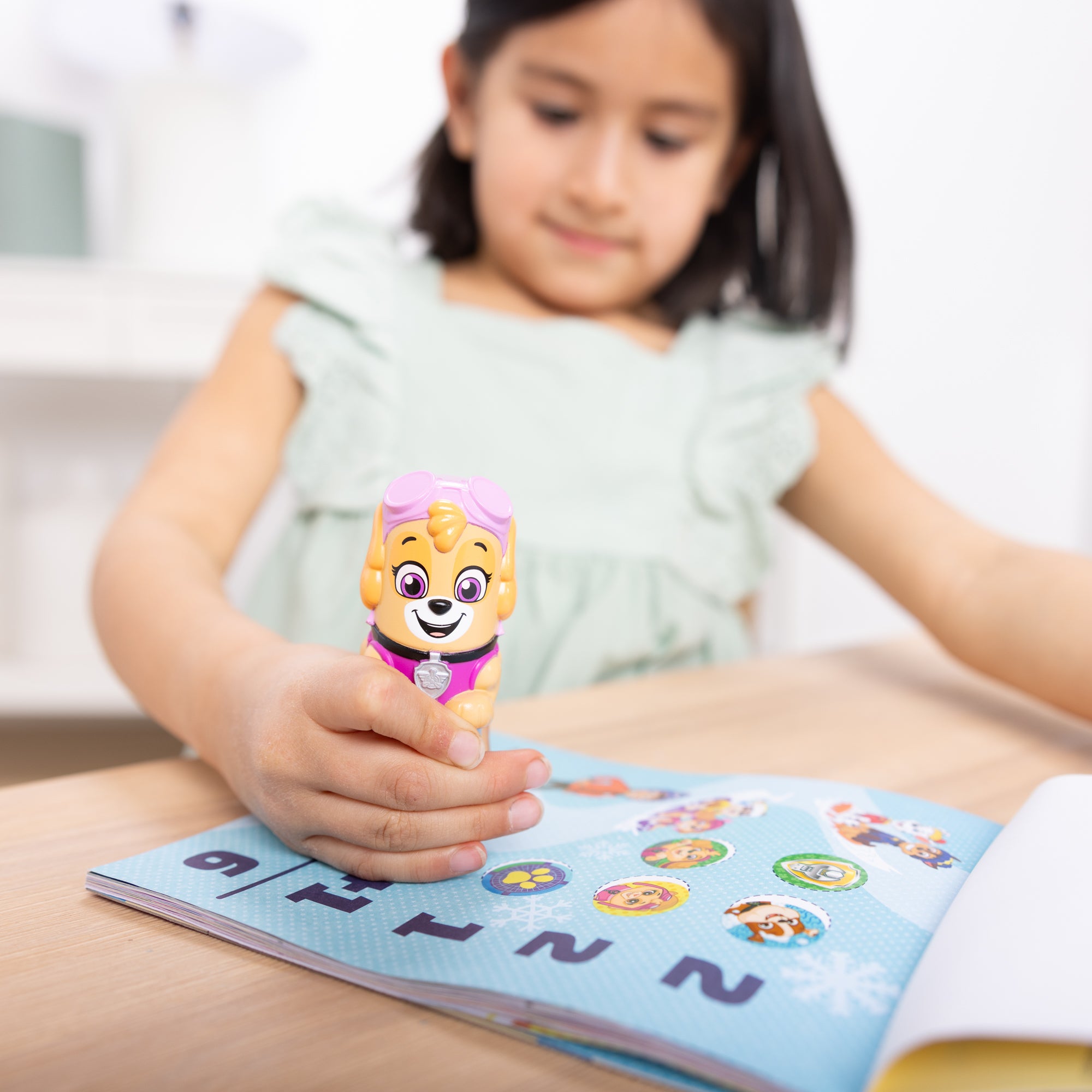 Sticker WOW!™ Activity Pad & Sticker Stamper - PAW Patrol Skye - Image 2