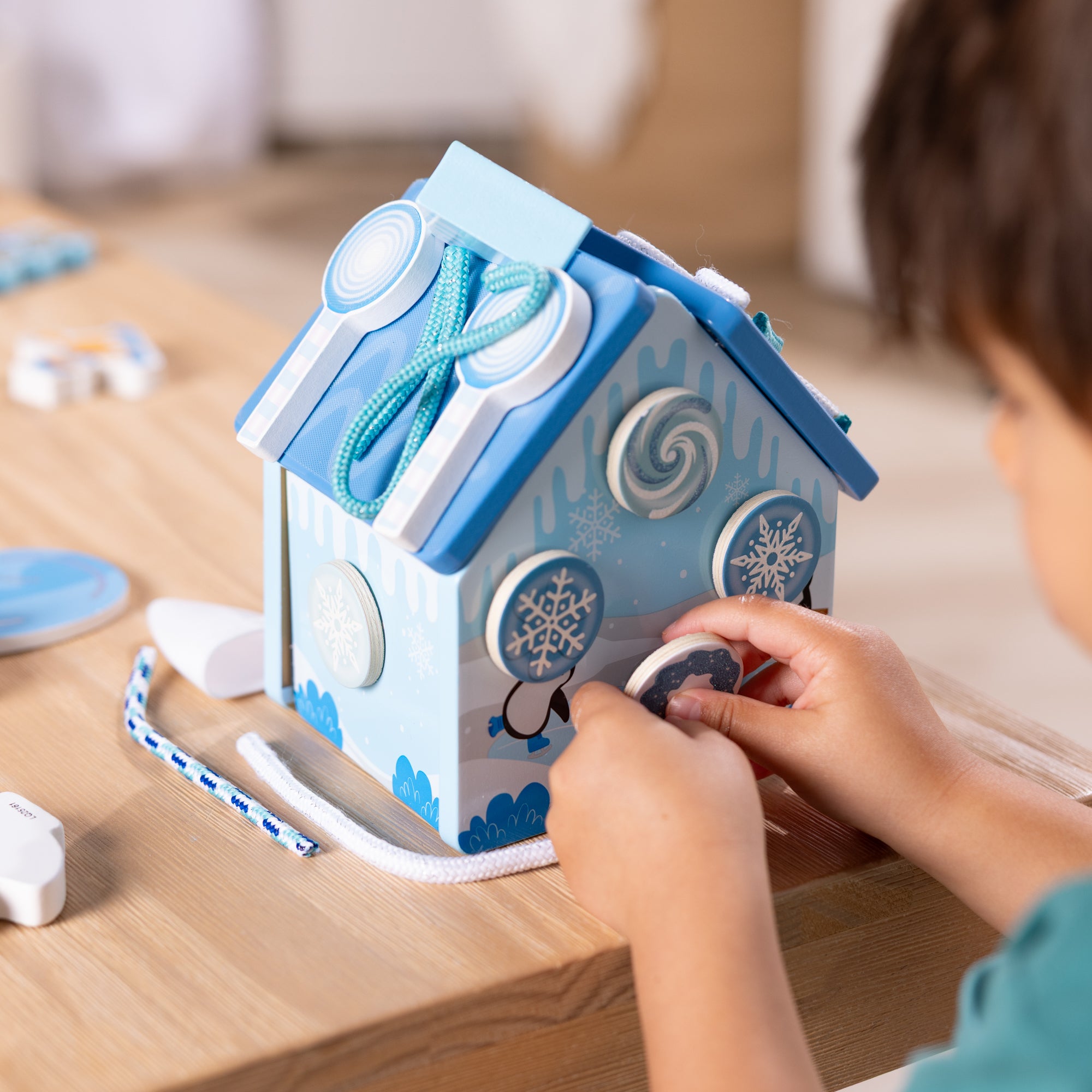 Wooden Gingerbread House Play Set – Winter Frost - Image 6