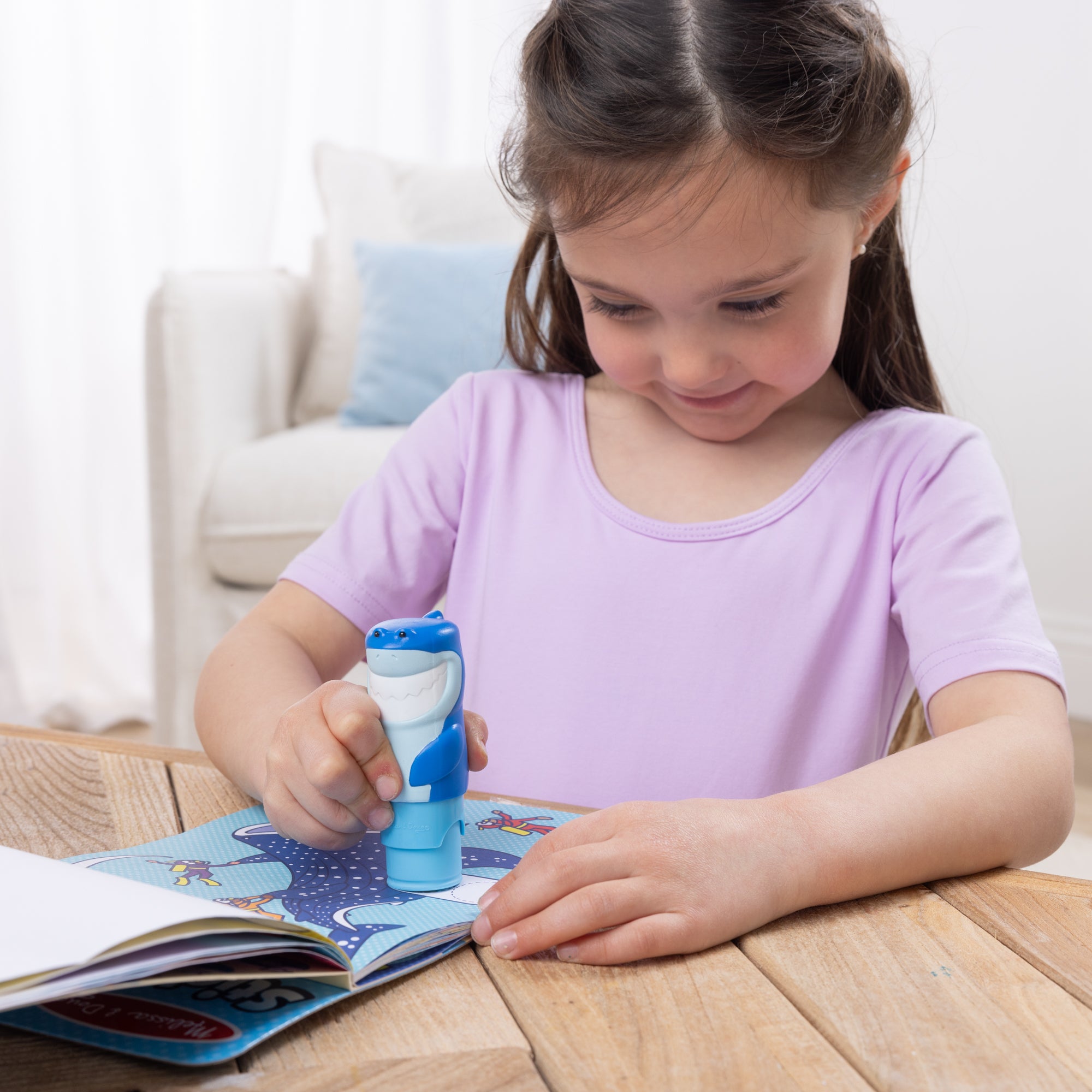 Sticker WOW!™ Shark Bundle: Activity Pad & Sticker Stamper + Mini Activity Pad and 200 Refill Stickers - Image 4