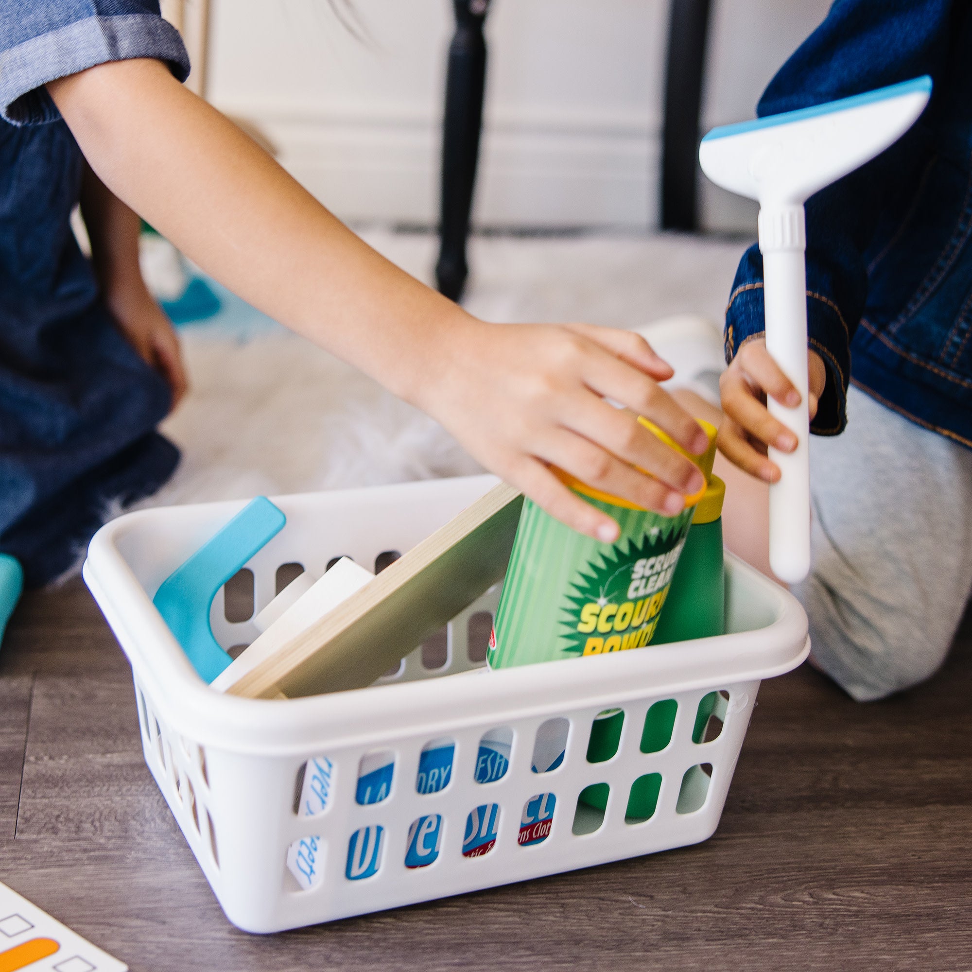 Deluxe Cleaning & Laundry Play Set - Image 7