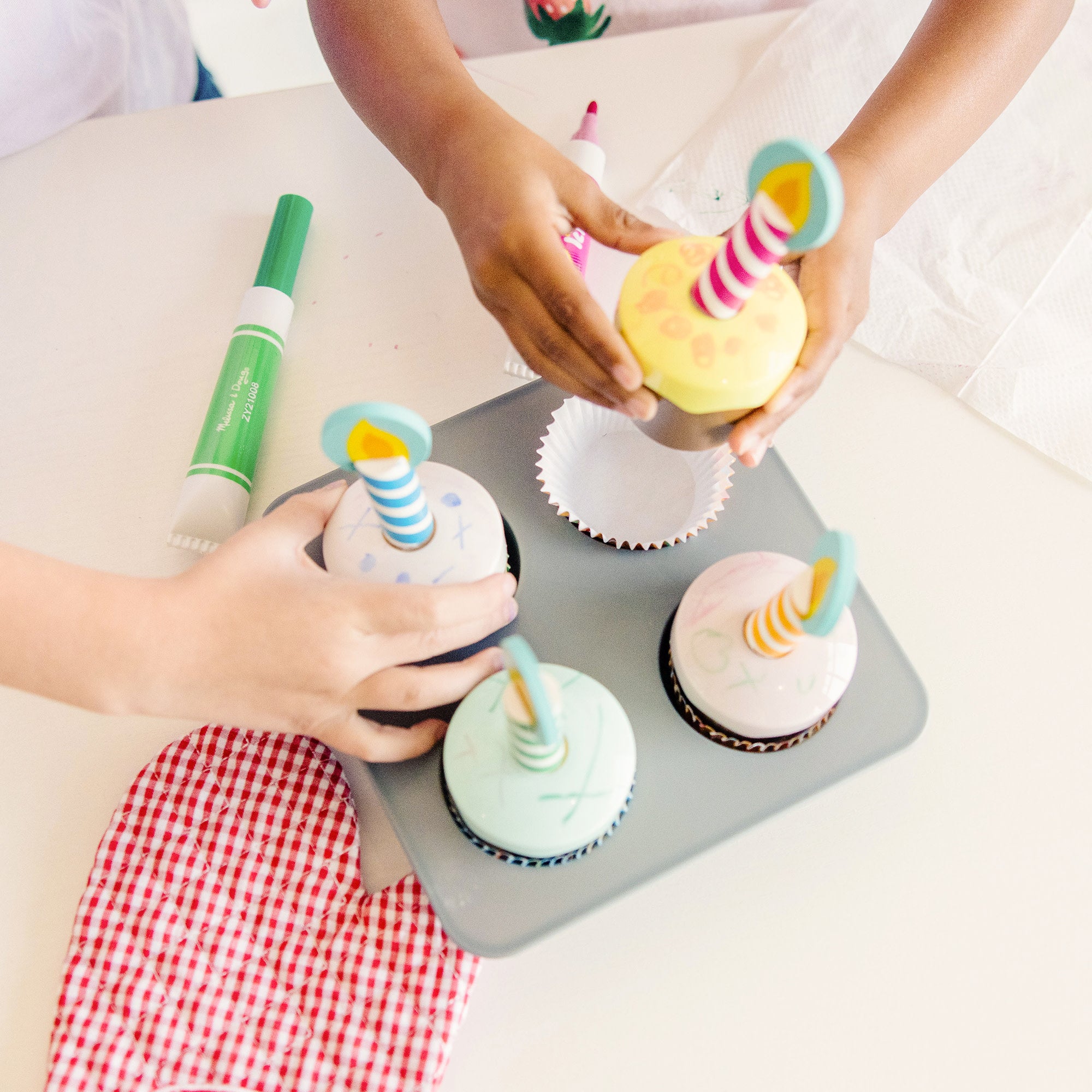 Bake & Decorate Wooden Cupcake Play Set - Image 6