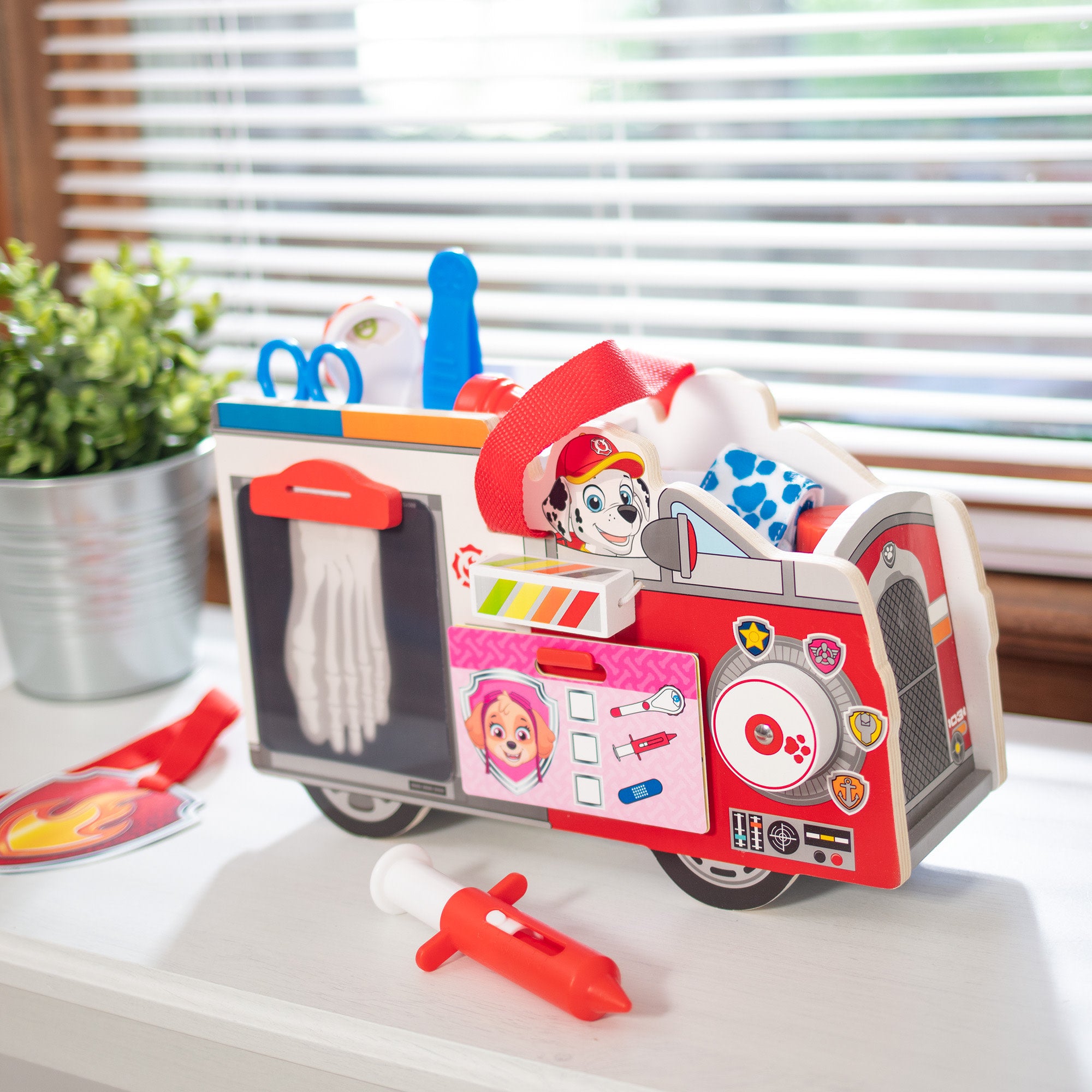 PAW Patrol Marshall's Wooden Rescue Caddy - Image 9