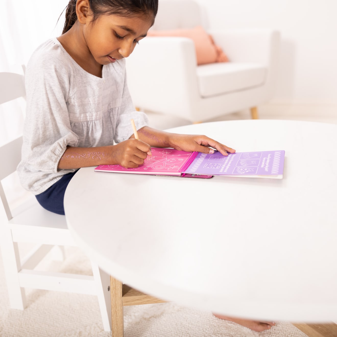 On the Go Scratch Art Color Reveal Pad - Fairy Tales - Image 5