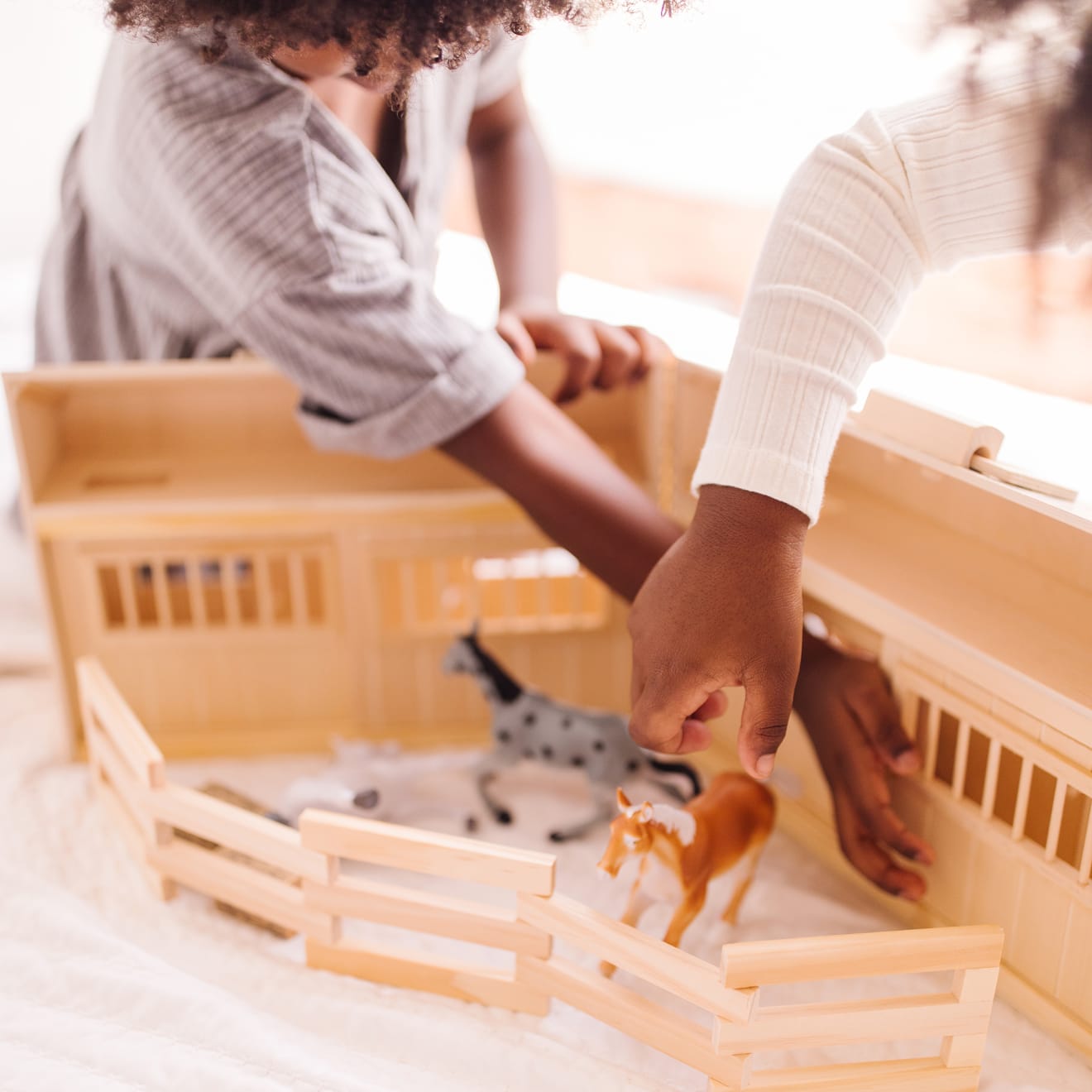 Fold & Go Stable - Image 6