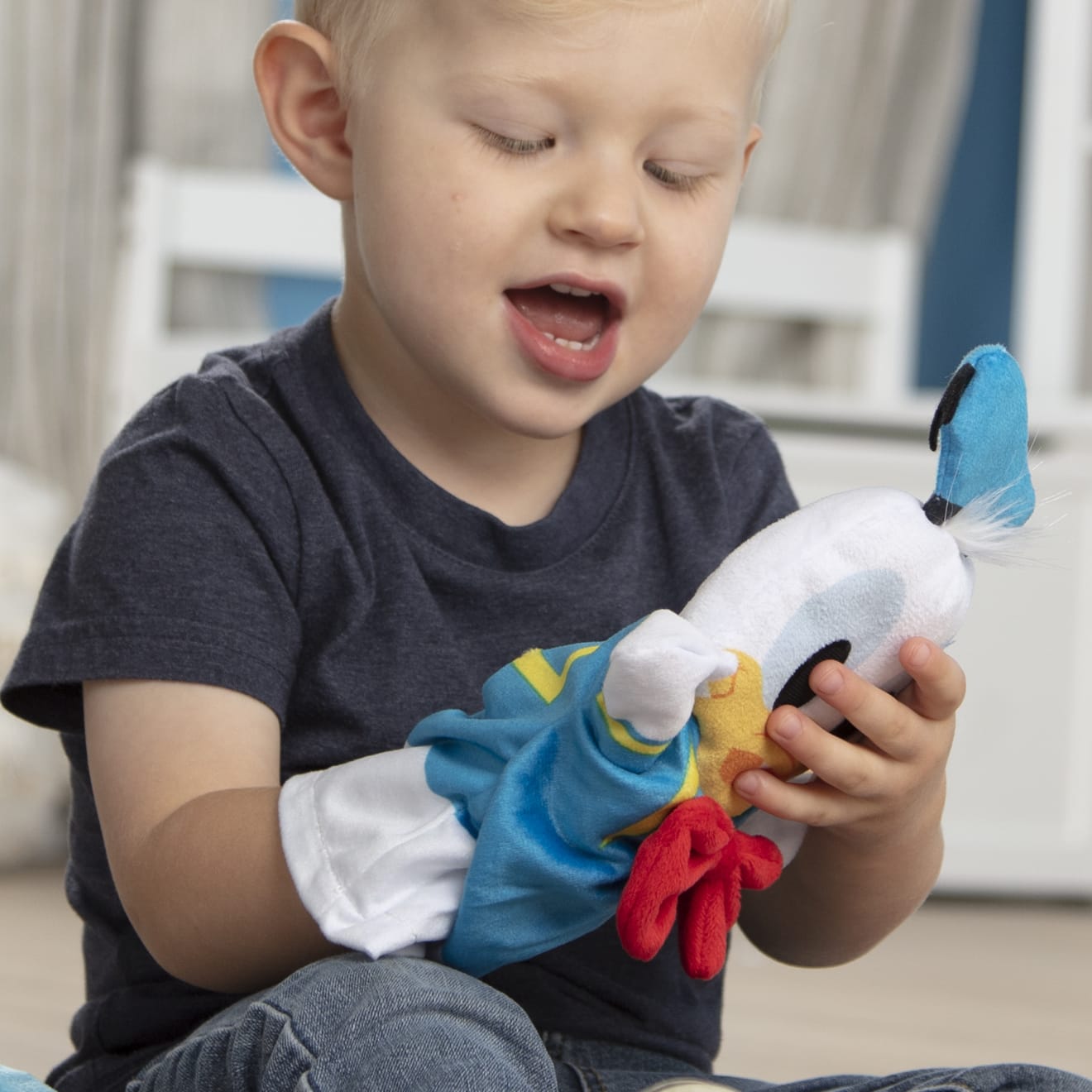 Disney Mickey Mouse & Friends Soft & Cuddly Hand Puppets - Image 6