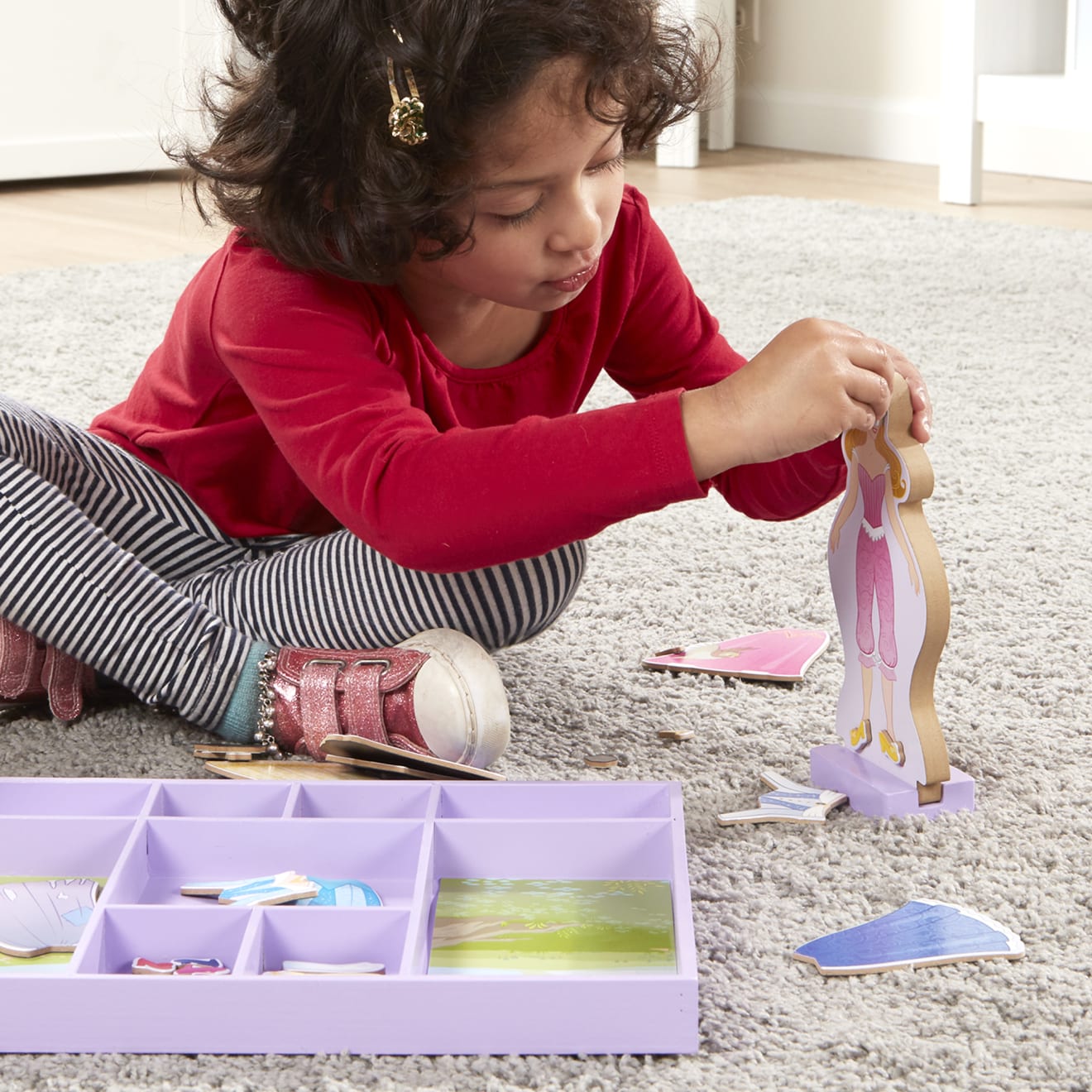 Sleeping Beauty & Snow White Wooden Magnetic Dress-Up - Image 6