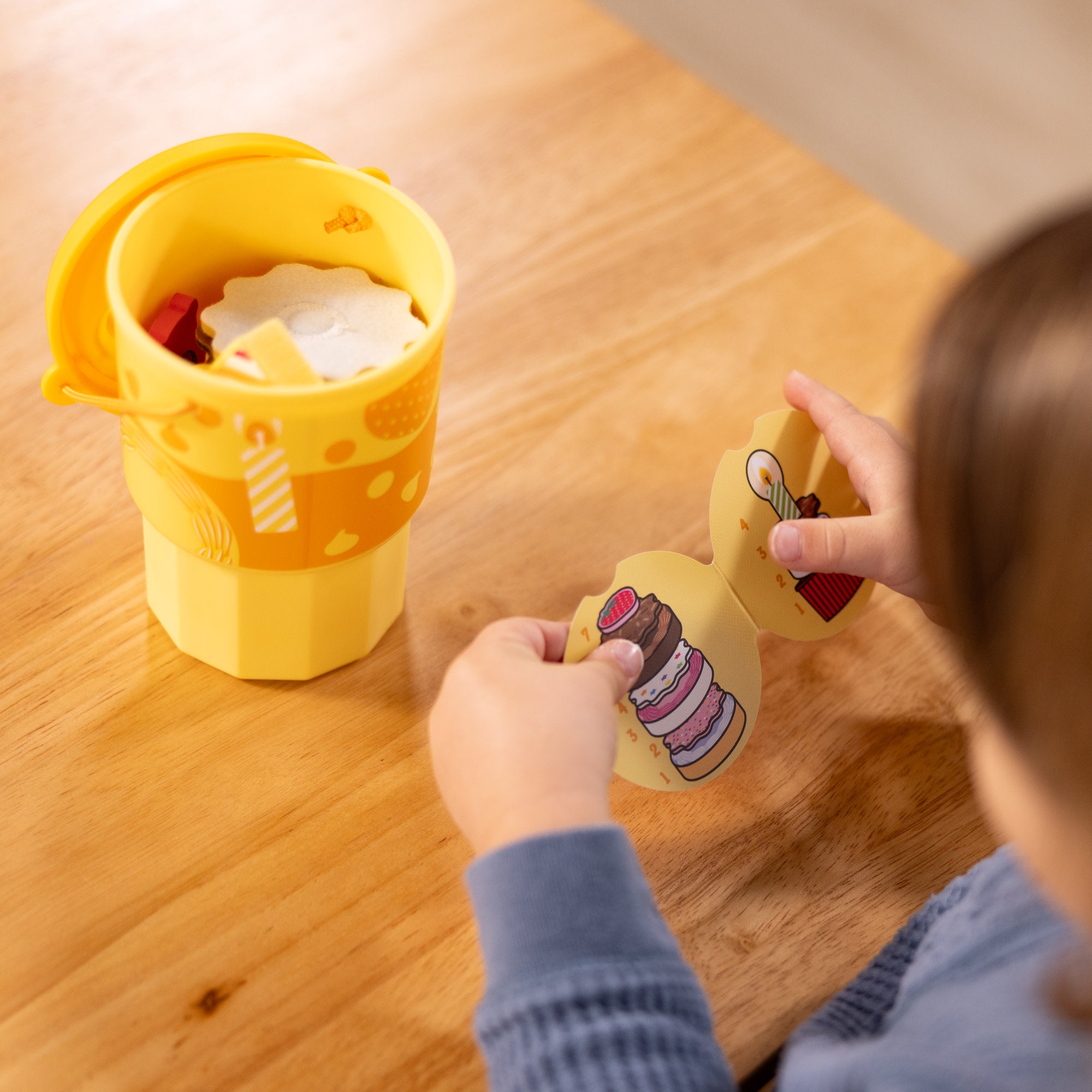 Play to Go Cake & Cookies Play Set - Image 6